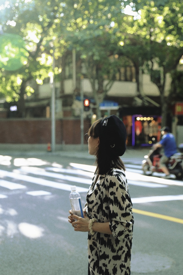 空想家📷-江苏省·苏州市·吴江区-***-我是摄影师。可拍买家秀卖家秀。网红探店打卡。有合作的模特和场地。