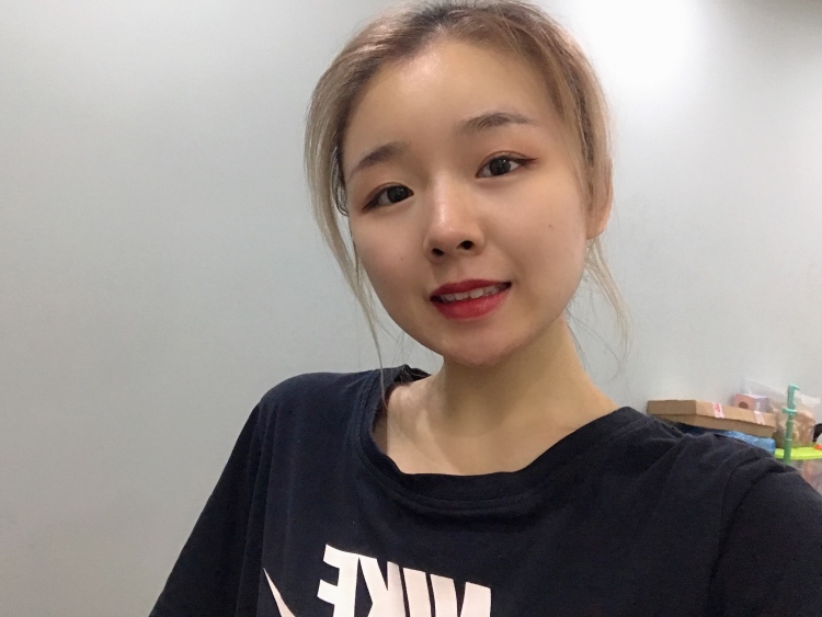 L--重庆市·重庆市·渝北区-100-职业属于文职类，想找一份兼职，平时兴趣爱好就比较喜欢艺术类的，喜欢拍拍照打打卡，本人身高160，体重100，接单范围的话可以接买家秀，开箱测评~觉得自己拍照还是可以