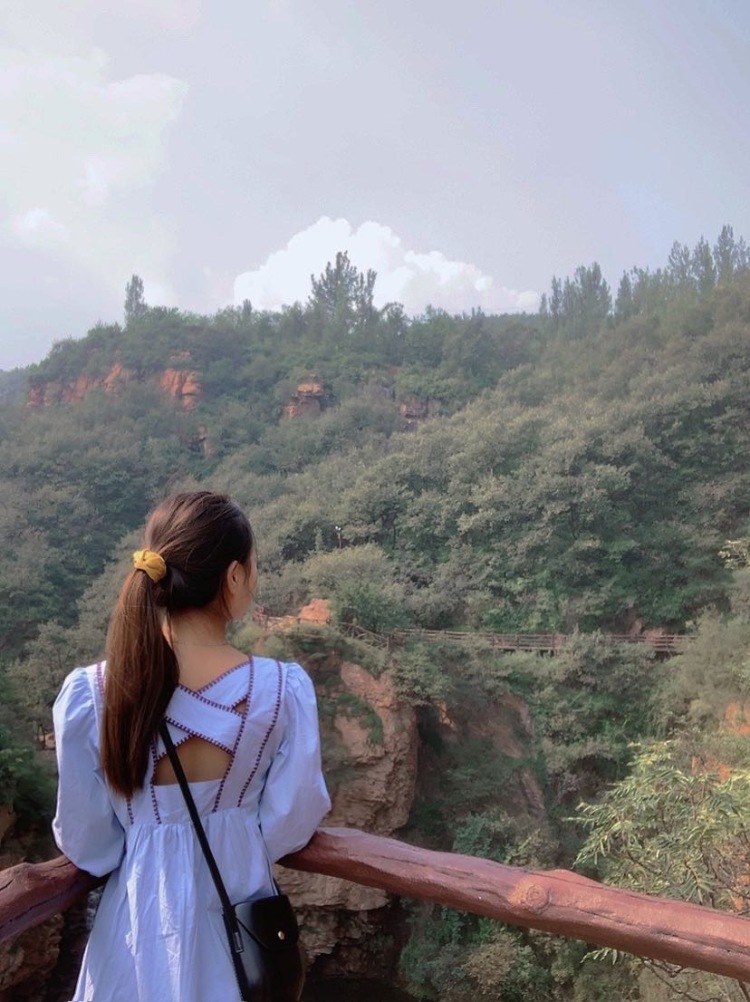 乐乐长高没🍑-河南省·商丘市·梁园区--我是一名舞蹈老师,发展方向是以买家秀,开箱测评为主,网红店打卡,摊点探店为主。