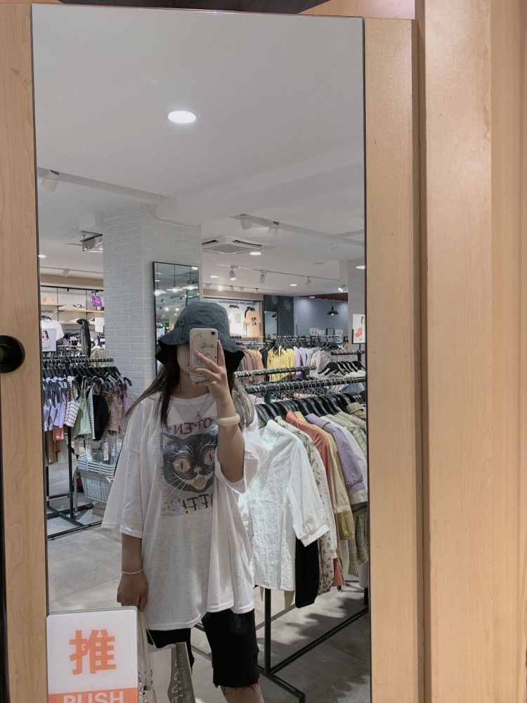 乐乐长高没🍑-河南省·商丘市·梁园区--我是一名舞蹈老师，发展方向是以买家秀，开箱测评为主，网红店打卡，摊点探店为主。