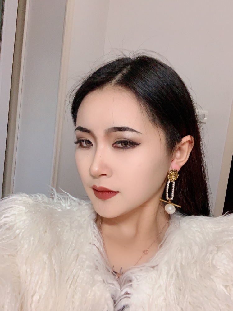 霏-湖北省·恩施土家族苗族自治州·宣恩县-快手 抖音-语音表达能力强
身高169
体重90
接买家秀 卖家觉得不合理可耐心重拍