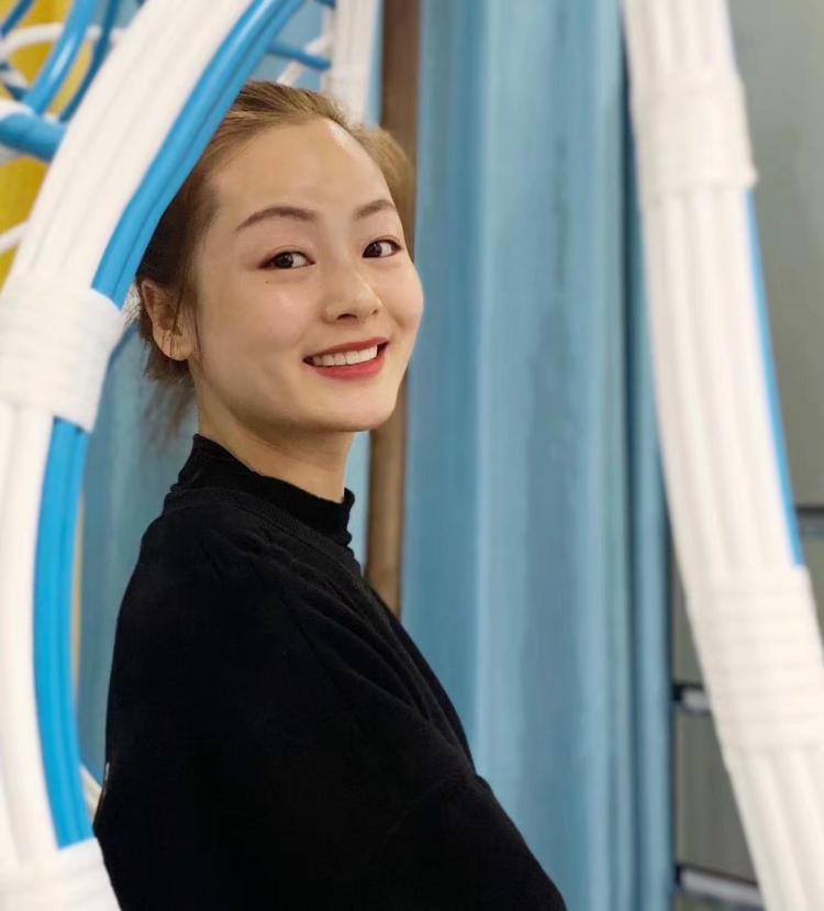 梨子梨子宝-广东省·东莞市·万江街道-抖音+西瓜视频-幼师一枚。 工作内容是给小朋友上舞蹈课,喜欢拍照+短视频~~ 有接过拍成人 小孩舞蹈服装的单哦!