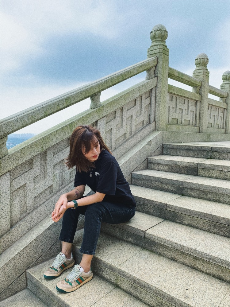 +C-浙江省·金华市·义乌市-***-会化妆,原小CK店长,懂搭配会修图。打卡探店/寄拍/开箱/测评/直播都可 新手上路 肯学肯吃苦 各种风格可尝试。身高162体重96