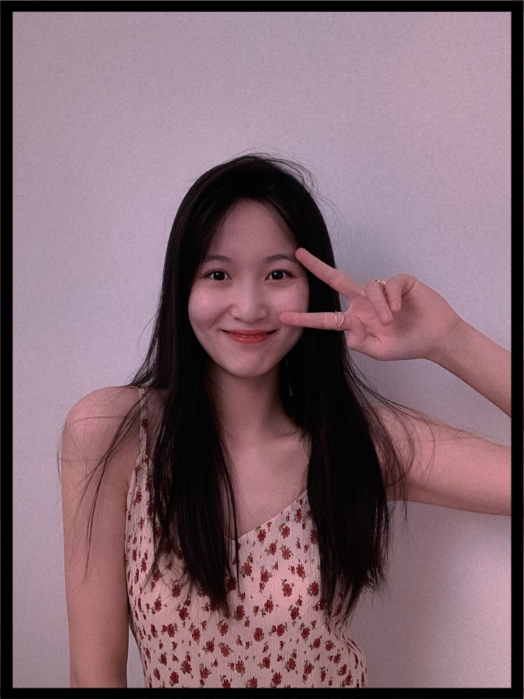 Zeyu_L👧🏼-北京市·北京市·朝阳区-抖音微博***-目前也在做微商,主要卖衣服,自己拍一拍买家秀或者对镜自拍,平时自拍和对镜拍比较多,如果合适点击联系我就可以啦~新手,多担待