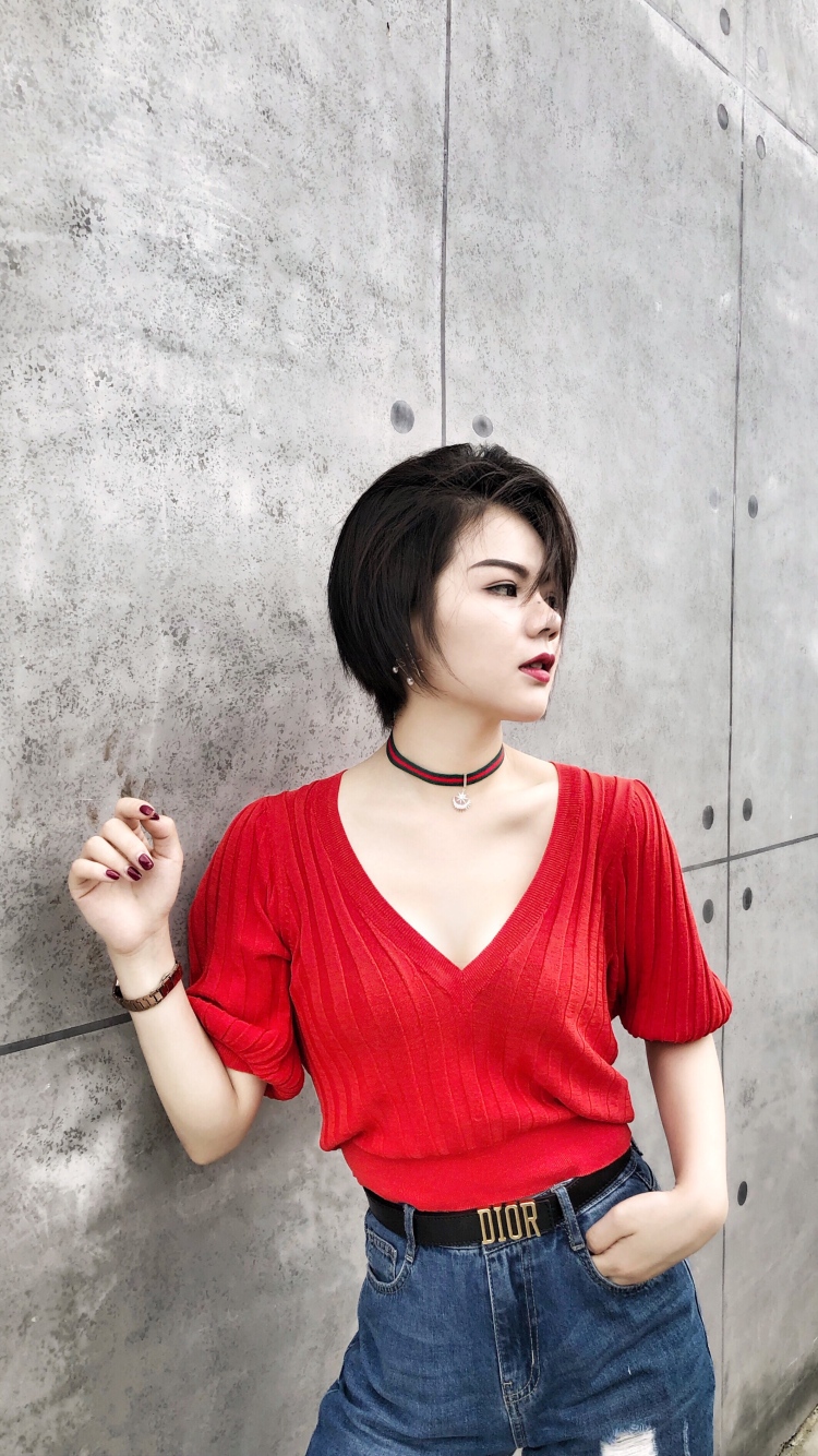 黄丽寧-上海市·上海市·嘉定区-***/抖音-本人擅长摄影,服装搭配,买家秀,视频剪辑,美妆类测评,探店打卡,软文编辑,***编辑,抖音运营,开箱测评……