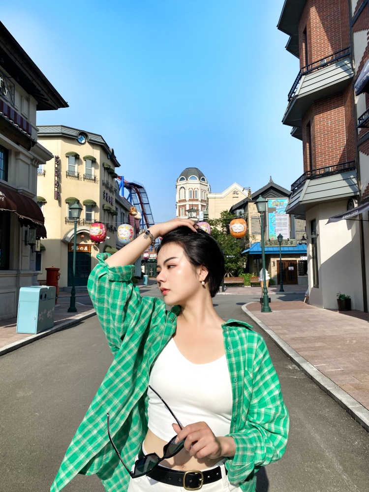 黄丽寧-上海市·上海市·嘉定区-***/抖音-本人擅长摄影,服装搭配,买家秀,视频剪辑,美妆类测评,探店打卡,软文编辑,***编辑,抖音运营,开箱测评……
