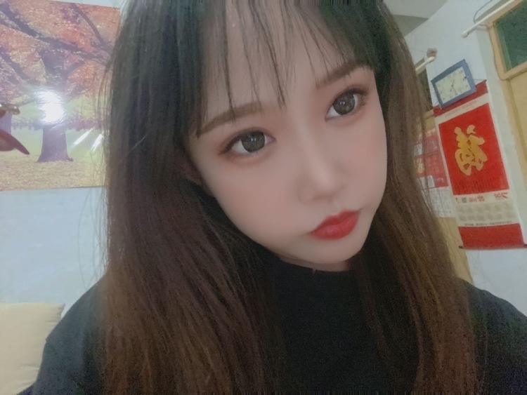 蜜桃妹妹-河南省·安阳市·文峰区-抖音 *** 快手 微博 -喜欢化妆 自拍  对化妆品有一定的了解 衣品自我感觉良好  风格多于中性风