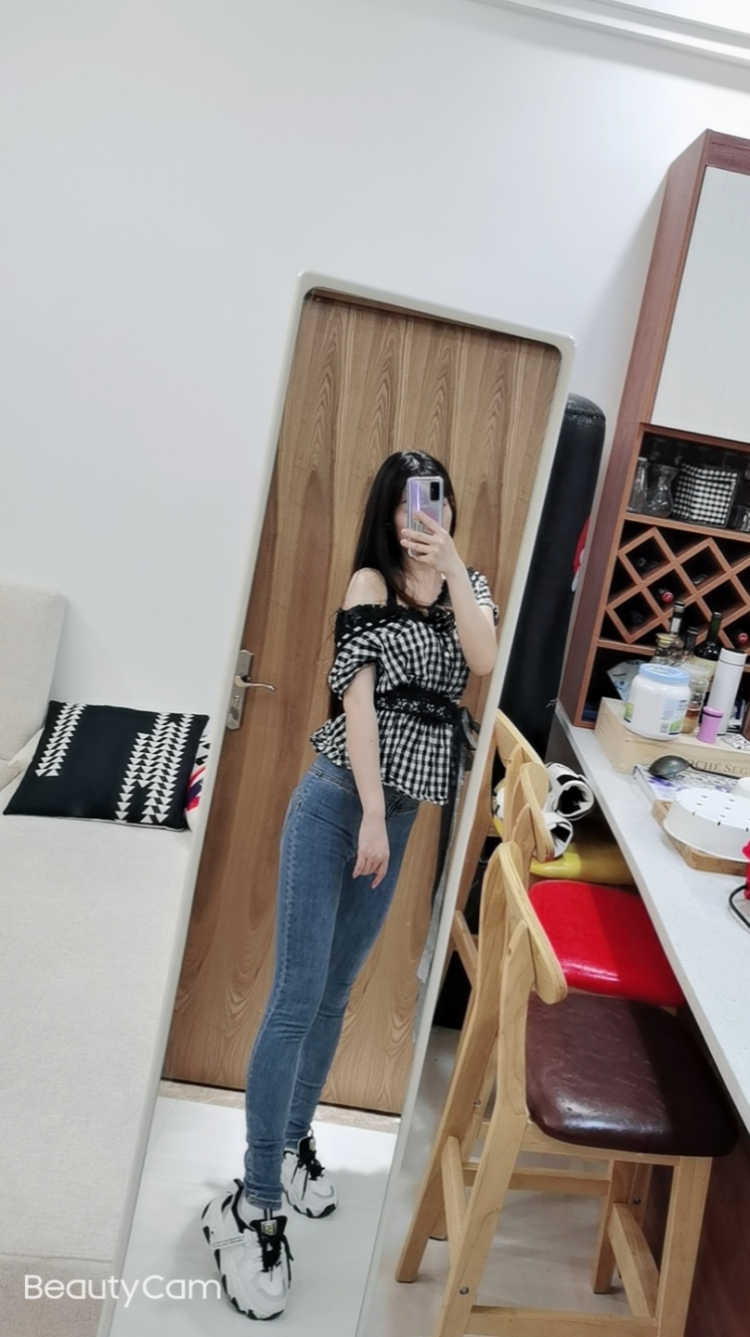 婷婷(Tina)-江西省·赣州市·章贡区-***-我是一个爱健身、爱穿搭的姑娘,平时空闲时间比较多,想利用起来做一些自己喜欢的事~可长期接寄拍~