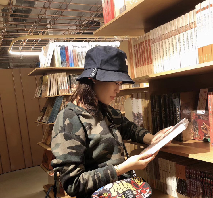 晓丹-天津市·天津市·南开区-***-做过不久的平面模特 可尝试各种风格 喜欢分享好物 喜欢拍照 拍买家秀 软文推广 开箱视频 各平台有不多但还算精准的粉丝 希望可以被选中
