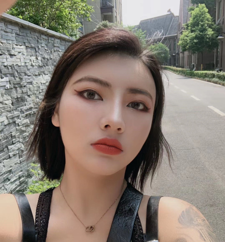 美发界的baby💇-上海市·上海市·徐汇区-抖音 你的肥胖?-买家秀,目前做的是美业 可以直播带货喜欢拍照📷身高166体重120,可以试用,工作态度认真不怕吃苦