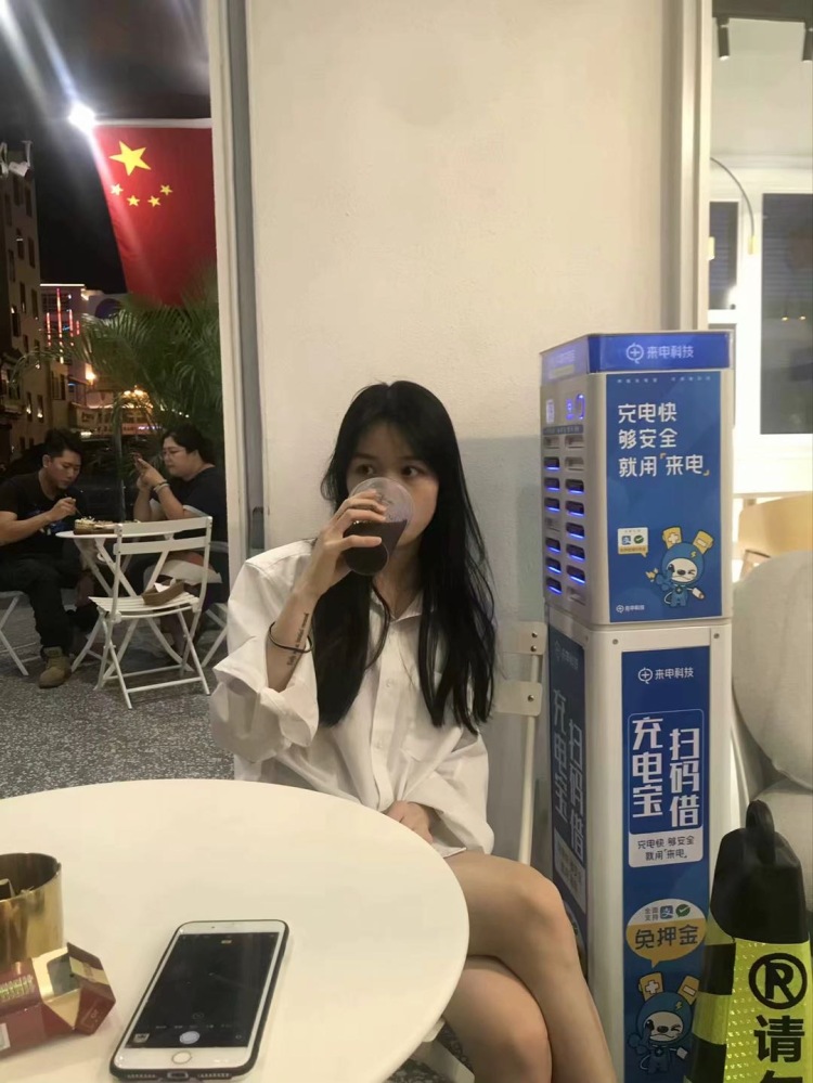 🦋-广东省·深圳市·龙华区-***,快手-这是我的第一个网红湾通告,感谢网红湾给我的机会~
身高158体重37kg买家秀 接寄拍 会p图,都可以接 有趣的灵魂 欢迎店家长期合作呦
身份:素人
年龄:21
身高:158
体重37kg