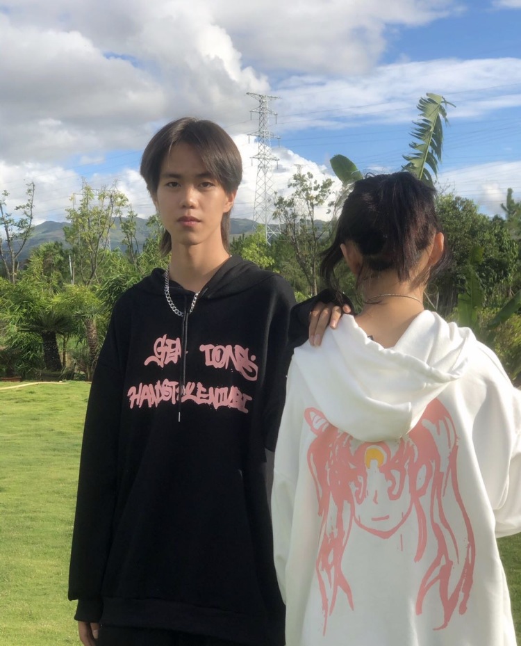 杨少慰-云南省·红河哈尼族彝族自治州·蒙自市-快手-身高175,体重48,接单范围:买家秀,网拍带货,推广种草,擅长拍照修图,喜欢打卡各种网红胜地,业余时间丰富,可以拍出更好质量更高的作品