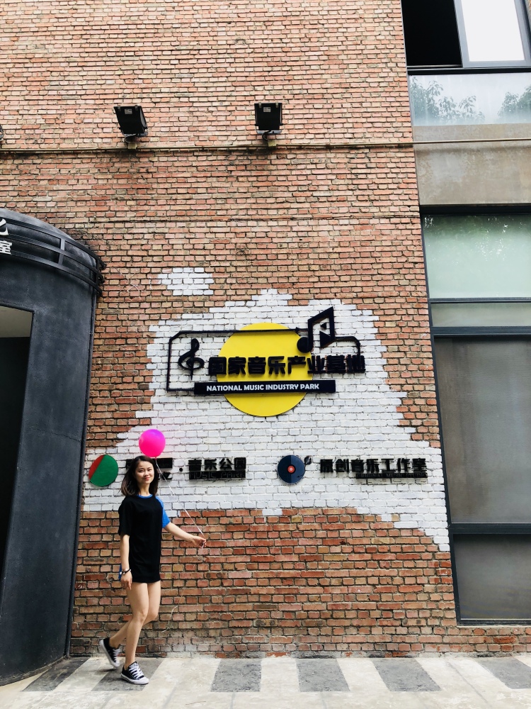 万有引力很微弱，但一直存在💫-四川省·成都市·武侯区-抖音，***-我平时喜欢健身，之前是一名私人健身教练。现在任职保险代理人。自由时间较多。平时喜欢自拍，研究小视频。可以做买家秀，开箱测评，***种草等。新手，但是我可以努力学习。
