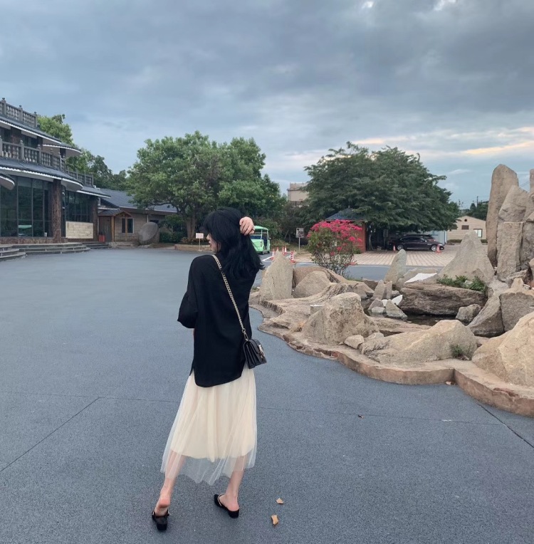 z.-福建省·漳州市·芗城区-***-喜欢拍照探店有做过服装销售会色彩风格搭配,平时也会跟朋友推荐用什么护肤品搭配服装