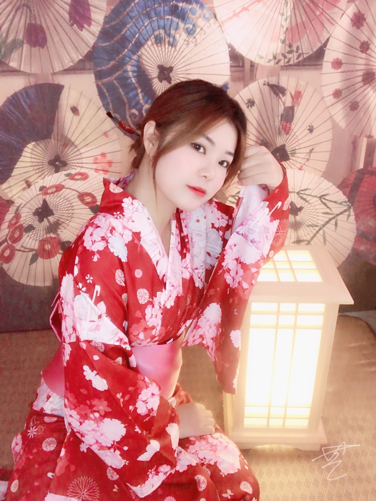 甜茶-重庆市·县·云阳县-抖音,***-买家秀,寄拍,美瞳,饰品都可。会化妆,美甲。出单快,可重拍,新人求照顾