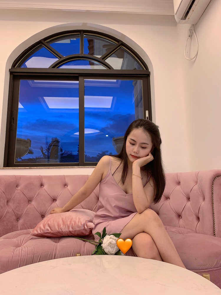 Shirley.xu-广东省·深圳市·龙华区--#大家好,我是大霞,感谢网红湾平台给予的机会,本人喜爱拍照和修图,热爱服装搭配,也是兼职瑜伽老师,可以网拍,寄拍,买家秀,试用点评,晒图,网红打卡,#模特# #网红# #达人# #电商# #网红带货#