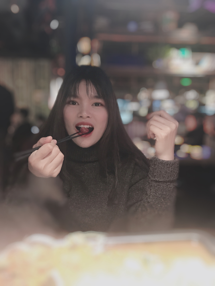 李碧莹-广东省·清远市·清城区--短视频创作 探店打卡 旅游拍照 买家秀 爬山运动 游泳健身 看书 马克笔漫画 吉他