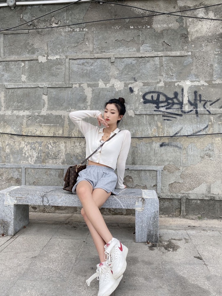 4M-江西省·赣州市·章贡区-微博｜抖音｜***-图片质量都会比较高 接受本地探店打卡 买家秀 服装推荐 网拍模特 开箱测评 软文种草 本人爱好拍照分享 接受修图软件测评 美妆测评等