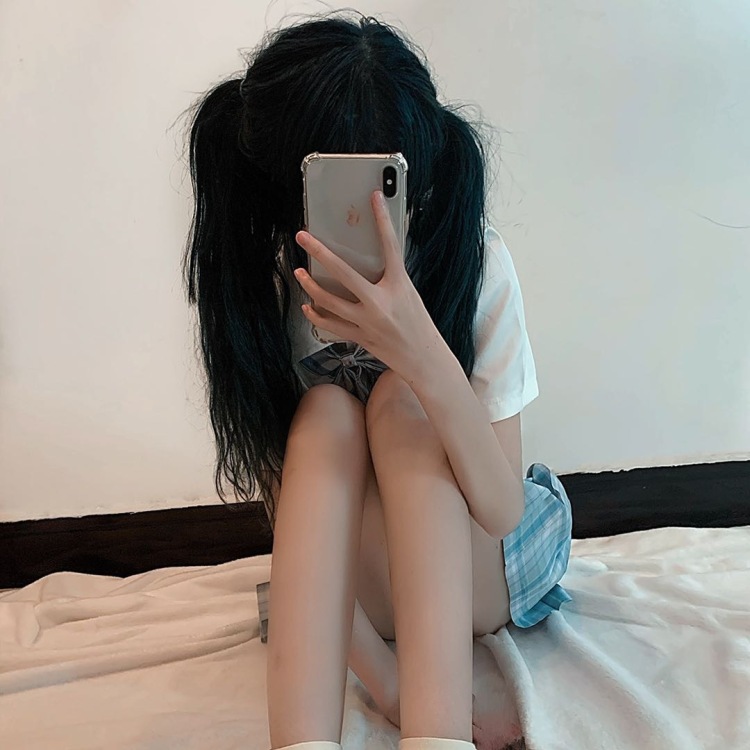 Kayla-湖南省·岳阳市·岳阳县-抖音 快手 ***-会p图 拍的照片被人截取当头像（可以让更多人看见衣服及品牌）费用低 衣服好看可以0园拍 长期合作 想接jk 洛丽塔 oversize之类的 不满意可以多次拍 耐心好 买家秀 软文种草 正在尝试玩抖音快