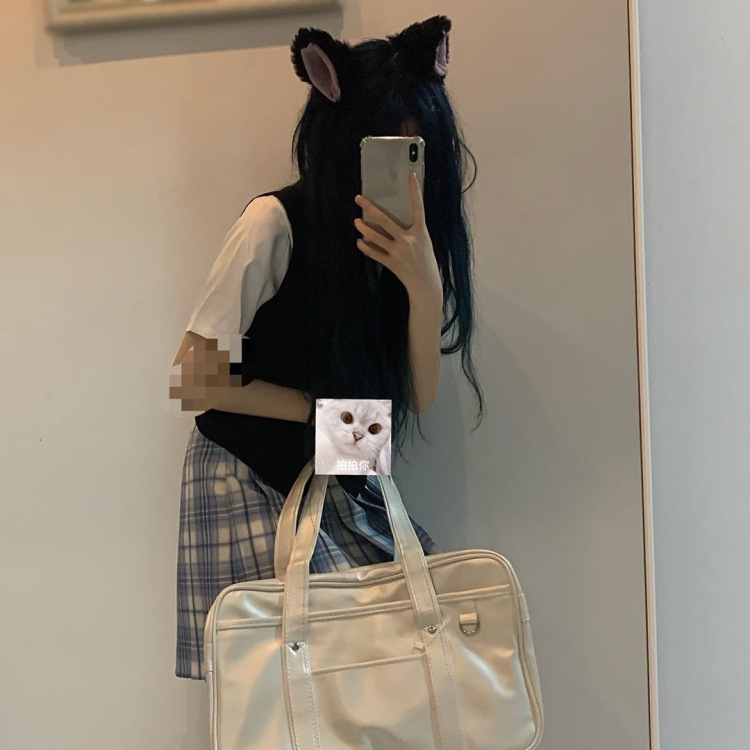Kayla-湖南省·岳阳市·岳阳县-抖音 快手 ***-会p图 拍的照片被人截取当头像（可以让更多人看见衣服及品牌）费用低 衣服好看可以0园拍 长期合作 想接jk 洛丽塔 oversize之类的 不满意可以多次拍 耐心好 买家秀 软文种草 正在尝试玩抖音快