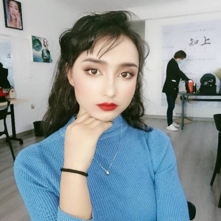 丽丫💓-新疆维吾尔自治区·喀什地区·喀什市-抖音 快手 ***-身高：165
体重：52kg
身材：性感型
经验：有模特经验
可接开箱测评 网红探店 平面模特