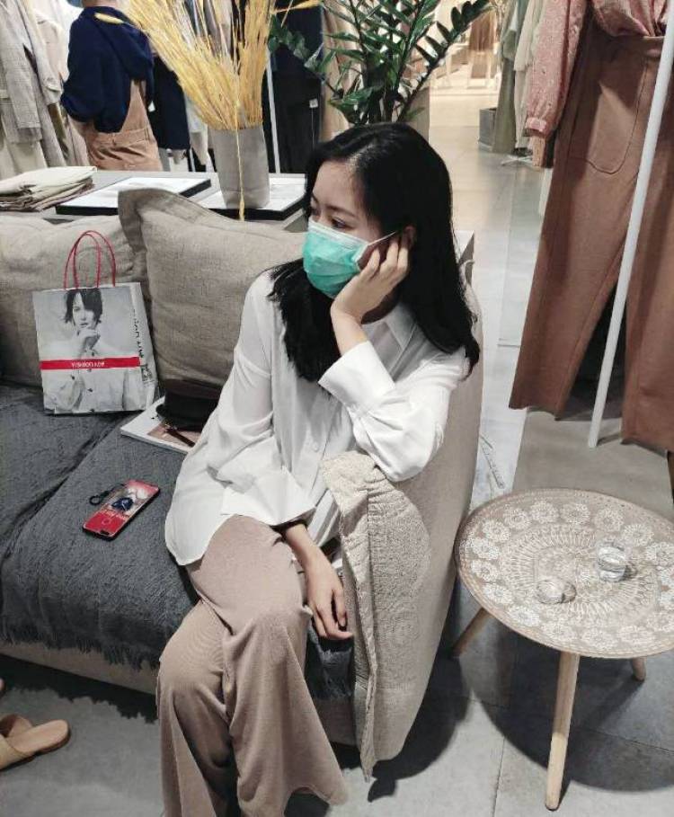 NW.-贵州省·贵阳市·花溪区--会拍照修图,适合各种风格网拍买家秀,可接情侣装,身高168,体重95,男友身高186,体重130,