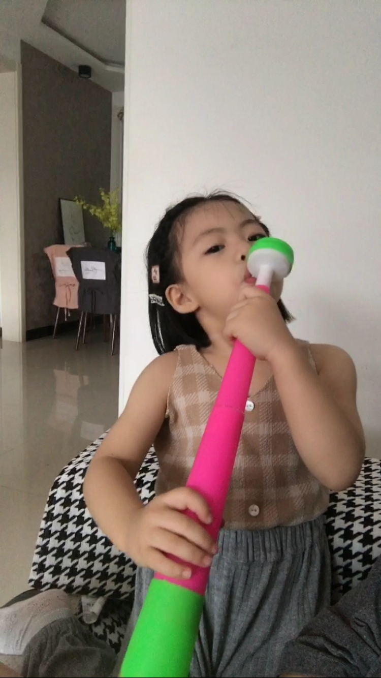 景媛-山西省·大同市·浑源县--接买家秀,淘宝模特,女宝,皮肤白皙,头发中长,爱笑,爱拍照,可以驾驭所有风格的衣服