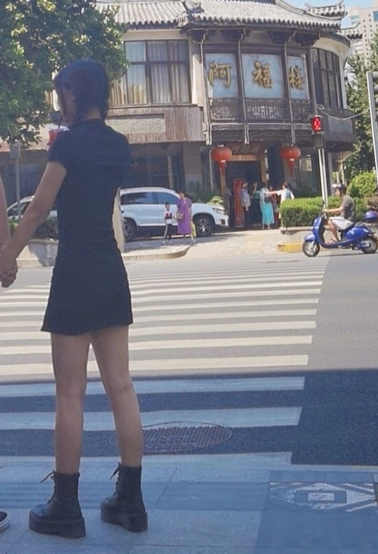 😳-江苏省·无锡市·惠山区-抖音,微博,***-本人爱拍照 接寄拍 淘宝买家秀 开箱测评,lo裙,jk等,希望能多多关注我(>﹏<)