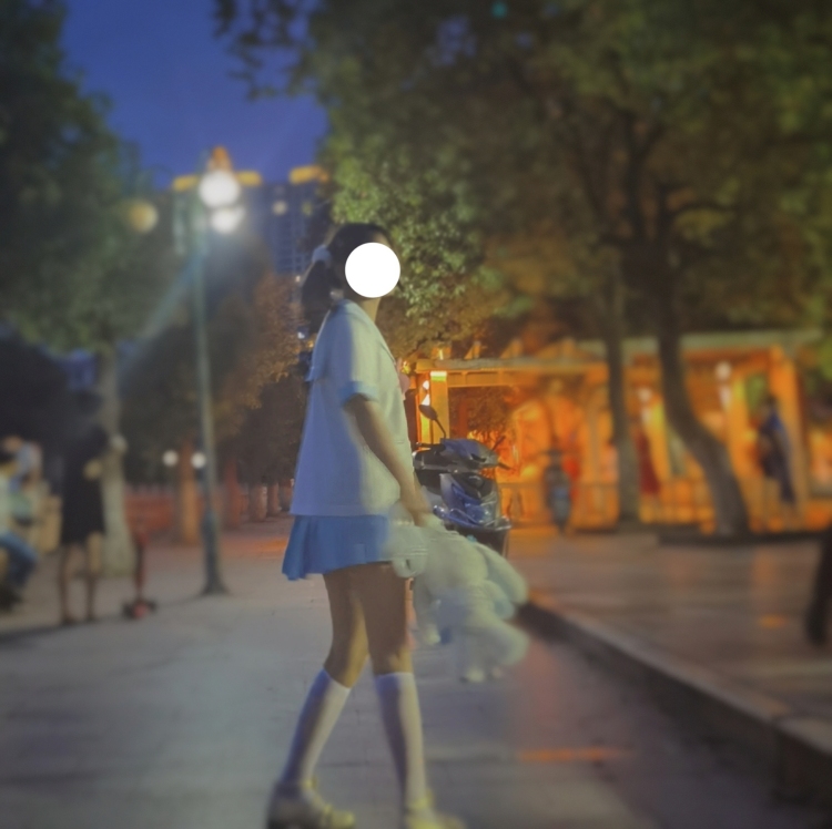 😳-江苏省·无锡市·惠山区-抖音，微博，***-本人爱拍照  接寄拍 淘宝买家秀 开箱测评，lo裙，jk等，希望能多多关注我(>﹏<)