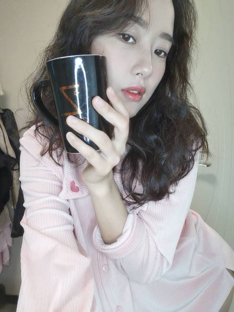 缘源-浙江省·杭州市·江干区--感谢商家看的起我,我会努力拍照片,让您的衣服大卖大火🔥 🔥 🔥