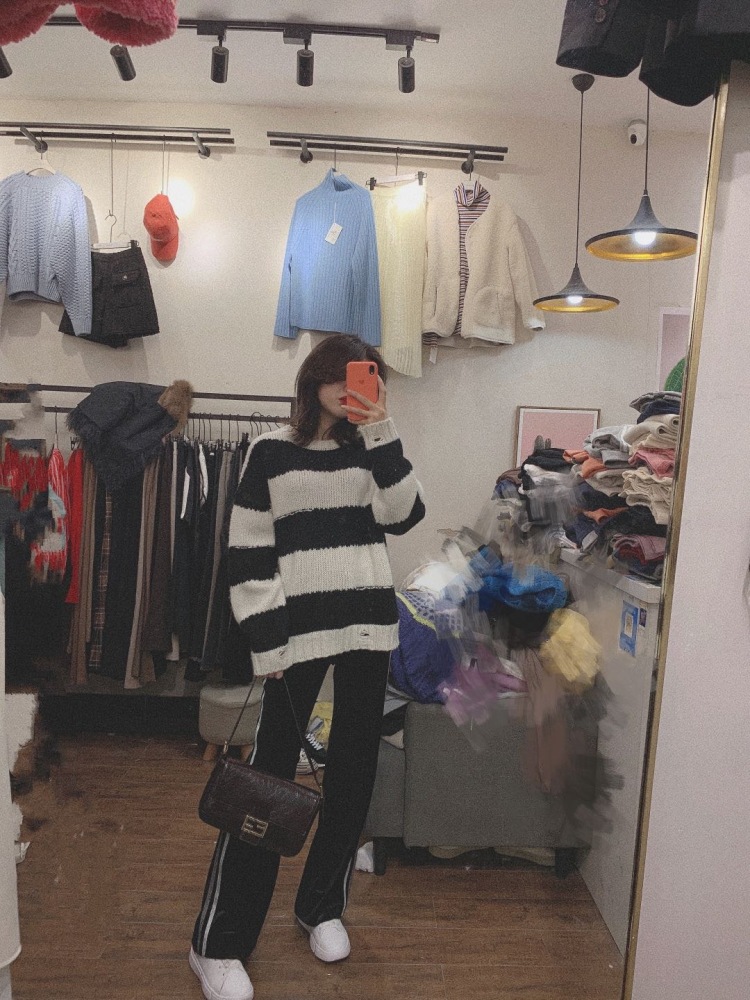张禅-北京市·北京市·朝阳区-抖音 ***-自己做过淘宝店,经常帮附近服装商家怕,买家秀,比较爱沟通,可以做种草,安利给别人好东西