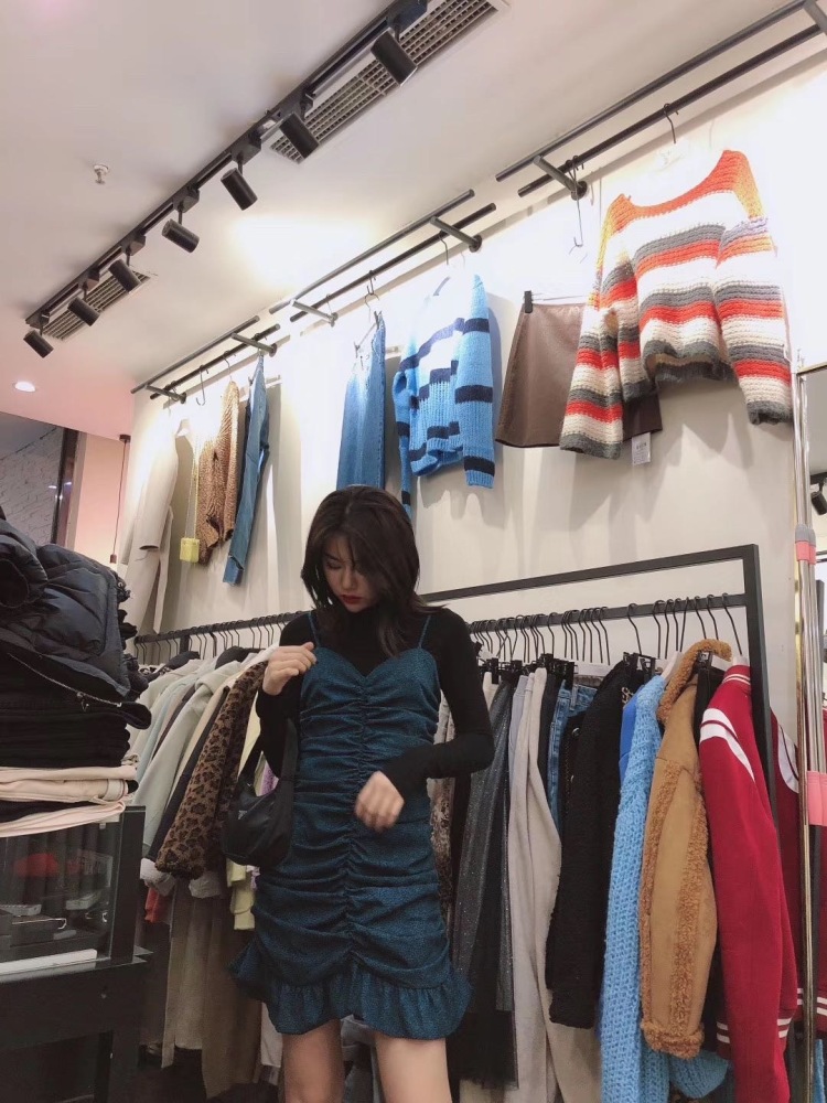 张禅-北京市·北京市·朝阳区-抖音 ***-自己做过淘宝店,经常帮附近服装商家怕,买家秀,比较爱沟通,可以做种草,安利给别人好东西