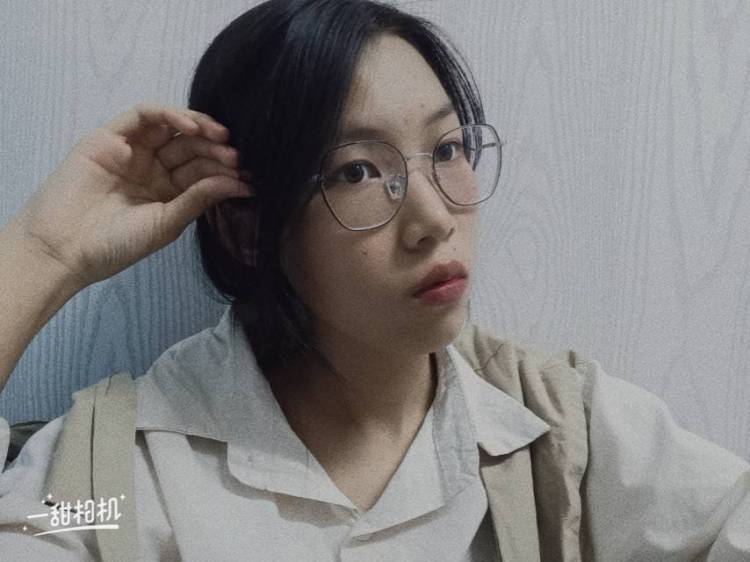 脑袋困掉了-广西壮族自治区·玉林市·玉州区-快手,***-在校学生党一枚,给自己赚点零花钱。网拍,买家秀,可以尝试任何风格,如果有不满意可以接受重拍