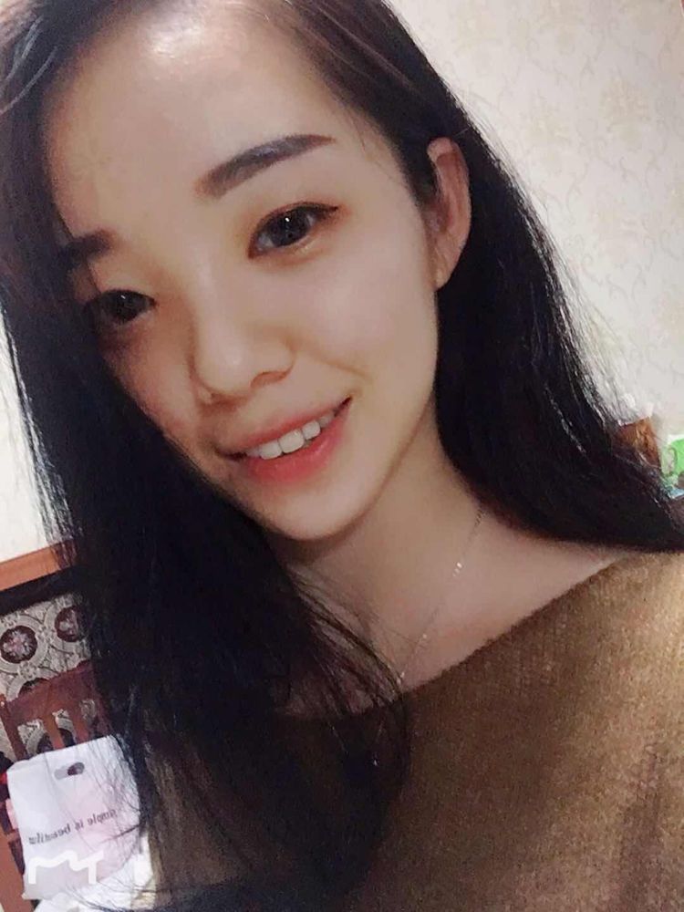 给糖就不闹-山东省·烟台市·蓬莱市--身高171,体重110
可以买家秀,平面模特兼职,适合各种风格