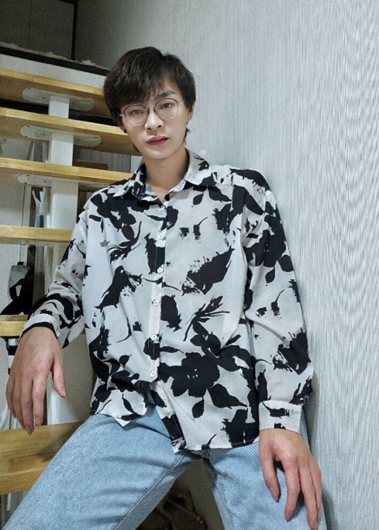 Kail-广东省·佛山市·南海区-抖音,***,快手-身高175,体重110,偏瘦高,可驾驭多种风格。能拍照会p图,接寄拍送拍。