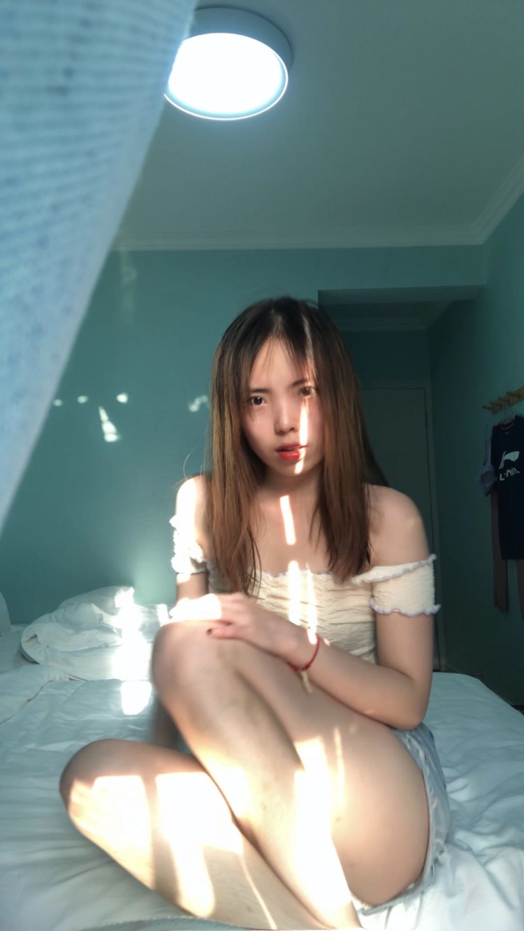 HanhanDhl-重庆市·重庆市·沙坪坝区-抖音-非常非常非常喜欢拍照 就是一直找不到渠道 但是又怕被骗 看到***推荐了网红湾 想来试试
