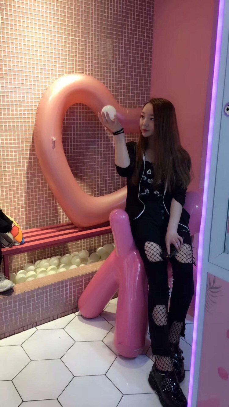a荣荣💄💅-陕西省·宝鸡市·凤翔县-快手-会拍照特别会批图,接网拍开箱评测都可以哦,你需要的都可以❤️