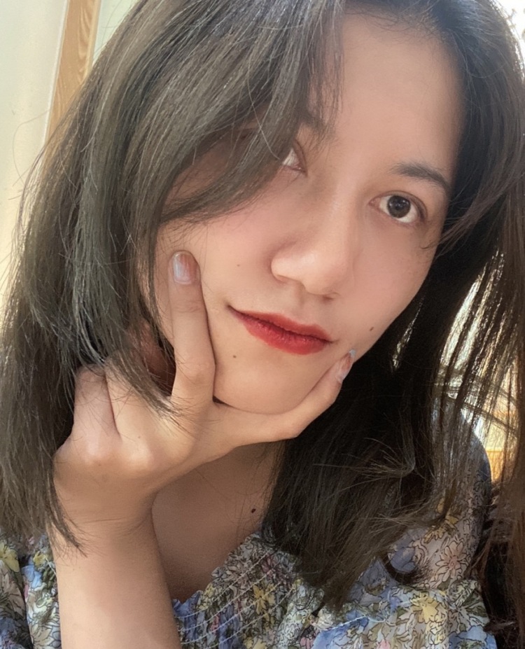静儿-云南省·昆明市·呈贡区-抖音,微博,***,b站-喜欢拍照,可以拍短视频,买家秀,也可以写图文推荐,汉语言文学出身,找我可以让你的产品详情锦上添花