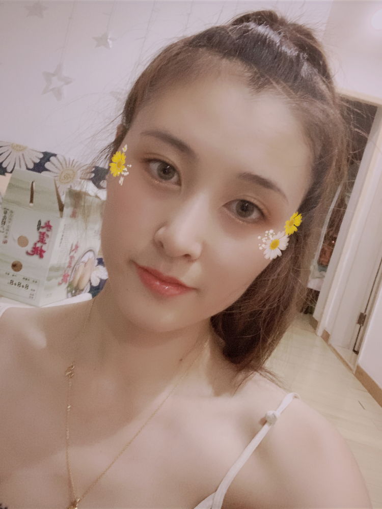 像风-浙江省·宁波市·北仑区-微博/抖音-虽然是上班族但是时间比较自由,身高164体重55,梨形身材,长相甜美系,喜欢拍照p图。可做网拍,买家秀。求合作^_^