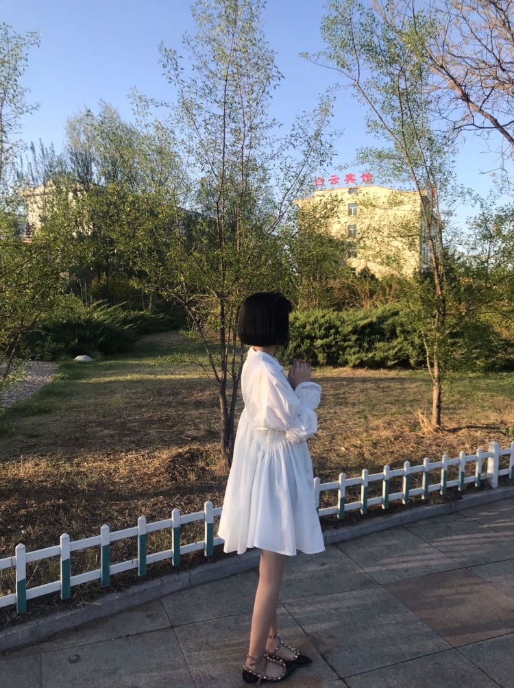 哦哦小王💸-陕西省·西安市·未央区-快手-买家秀 喜欢拍照 可修图 可长期合作 接寄拍衣服包包手饰鞋子等 dd