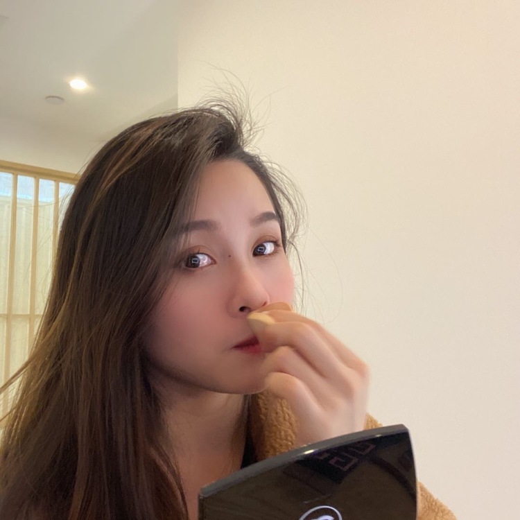 西米-广西壮族自治区·南宁市·青秀区-***-买家秀、开箱测评、美妆衣服帽子包包鞋子饰品等都可!风格可多变。