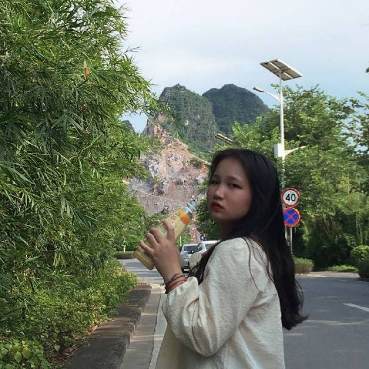 李憨批-广西壮族自治区·玉林市·玉州区-快手 ***-哈喽 我是一名学生 我喜欢唱歌拍照 网拍,买家秀 比较适合可爱风 成熟风 接单10以上
