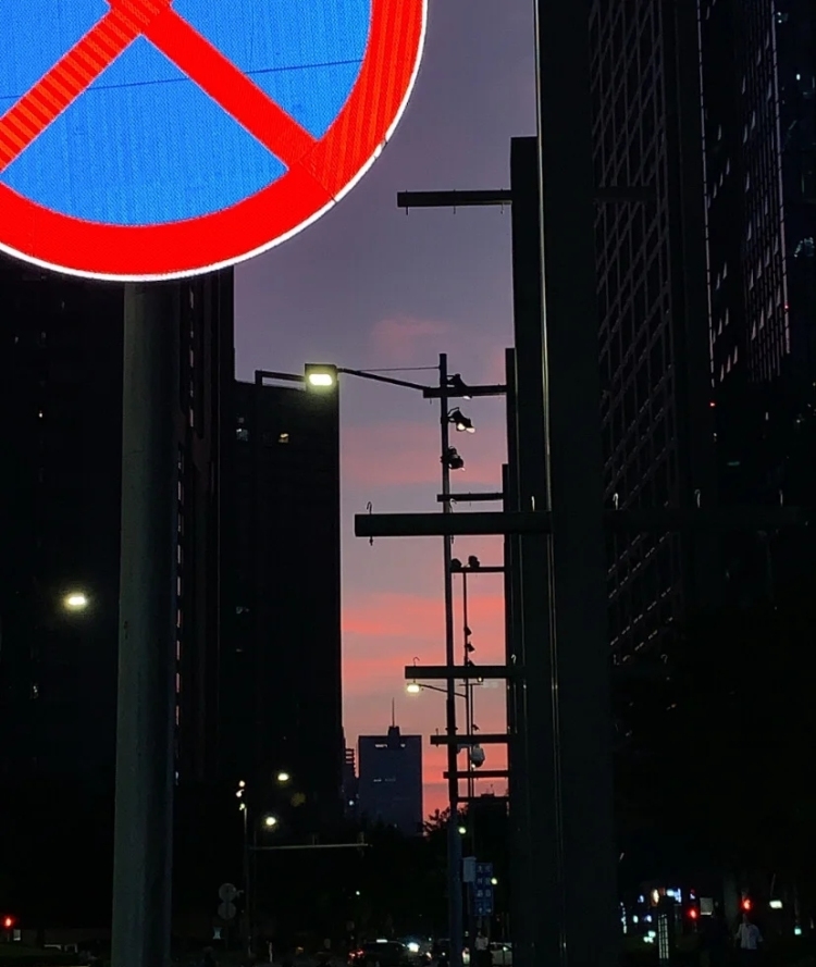 Pup.-四川省·成都市·郫都区-蒲熠星-喜欢摄影爱旅游，会ps. 视频剪辑，喜欢做菜研究厨艺，喜欢阅读