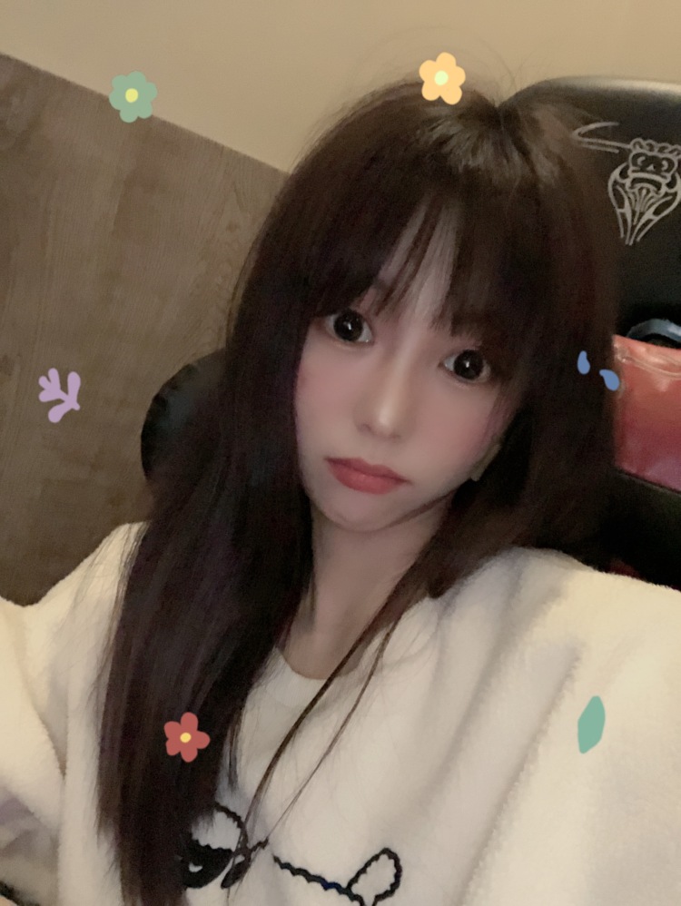 ZhennI.🌱-上海市·上海市·松江区-抖音 微博 ***-梦想做一名模特,喜欢自拍,自己也会给自己p,希望有机会合作,谢谢