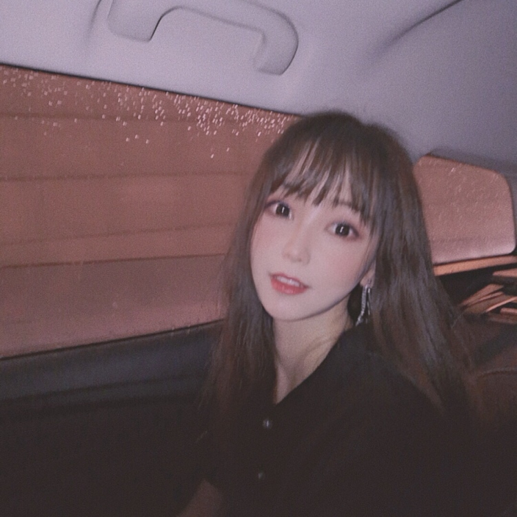 ZhennI.🌱-上海市·上海市·松江区-抖音 微博 ***-我喜欢唱歌,但水平一般,我喜欢拍照,但长相一般,可我会ps呀。哈哈哈
身高160 体重83斤 鞋码35、36