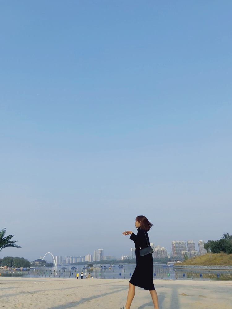 An-河南省·开封市·尉氏县-微博-特长就是比较会拍照会修图 有镜头感 就是想从事模特排版什么的这种工作 真的非常喜欢~