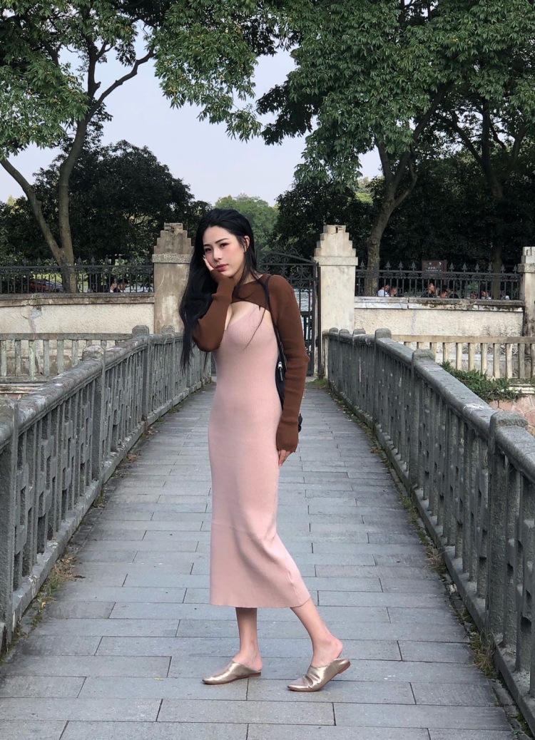 up🔥-福建省·厦门市·湖里区--做了一段时间寄拍才发现这个软件 呜呜 主要接买家秀和网红店探店打卡较多 喜欢可议价 主要喜欢服装嘻嘻