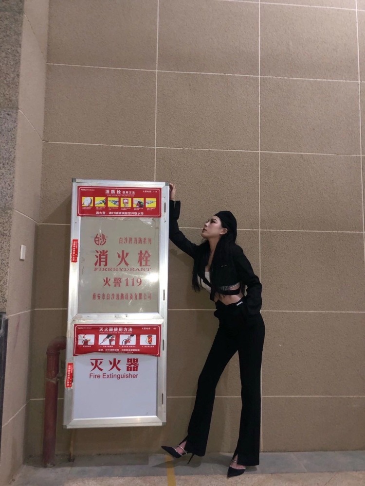 up🔥-福建省·厦门市·湖里区--做了一段时间寄拍才发现这个软件 呜呜 主要接买家秀和网红店探店打卡较多 喜欢可议价 主要喜欢服装嘻嘻