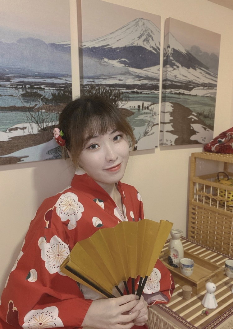 饭饭🐰-广东省·广州市·天河区-微博 ***-买家秀 平面拍摄 探店打卡拍摄文案。
微博:2950
有一定的拍摄经验 坐标广州 室内样片也接