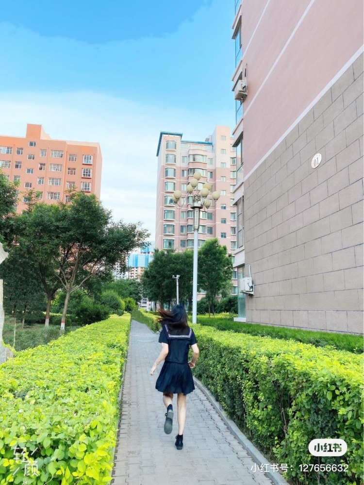 你脸红什么啊-天津市·天津市·滨海新区--本人喜欢修图，会跳舞，爱拍照。对服装搭配有一定的优势。表现能力强。相信您会和我保持长期合作